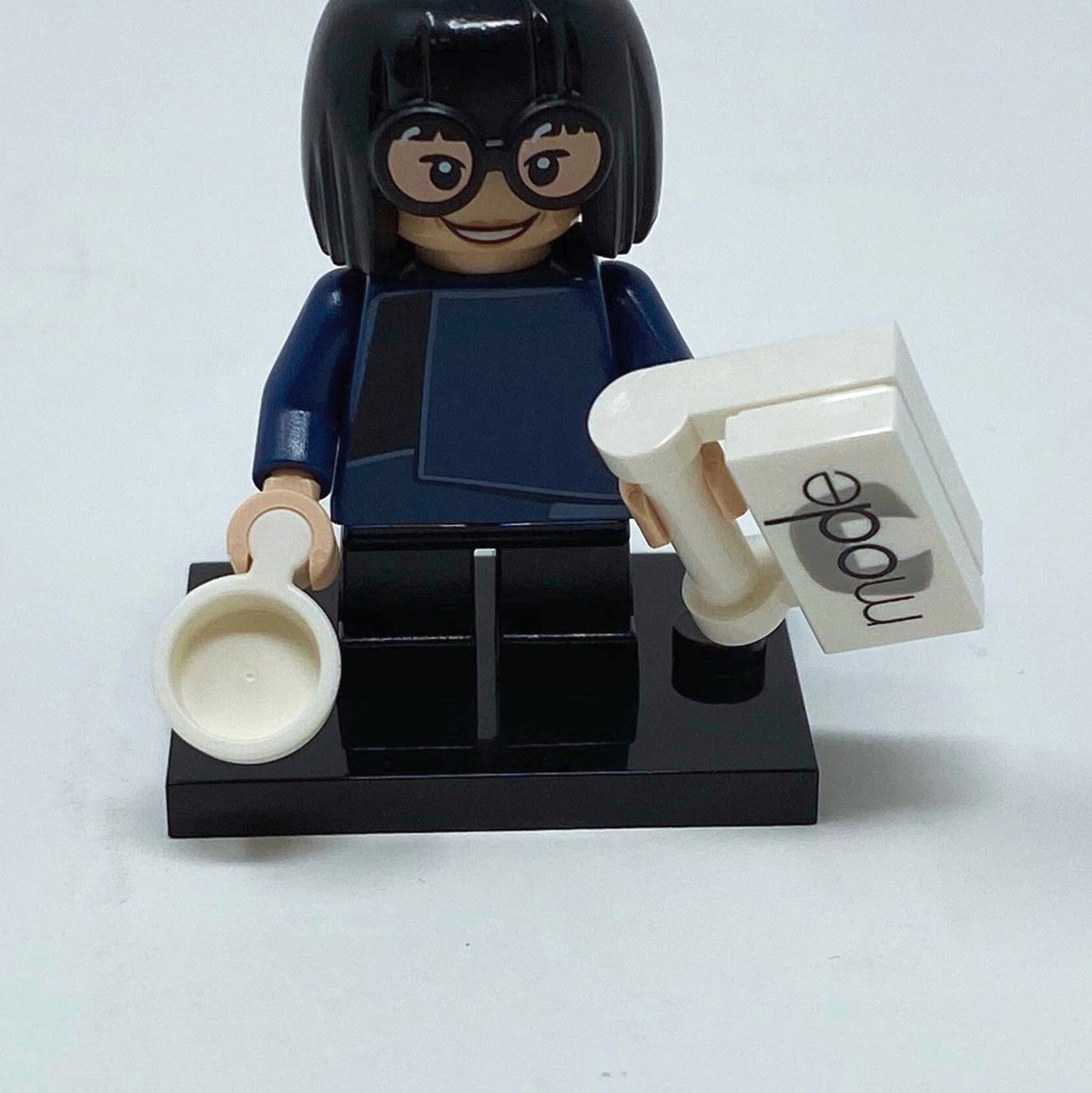 DIS2 Edna Mode - Disney Series 2 Minifigure (dis040)