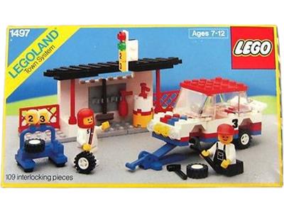 1497 Pitstop and Crew (Retired) LEGO Town