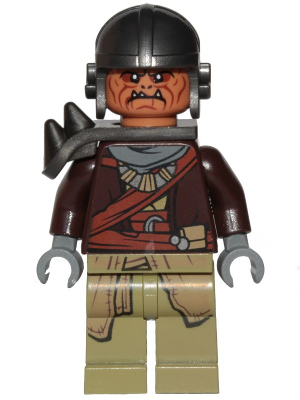 Klatooinian Raider - Aviator Helmet, Shoulder Pad with Spikes (sw1060)