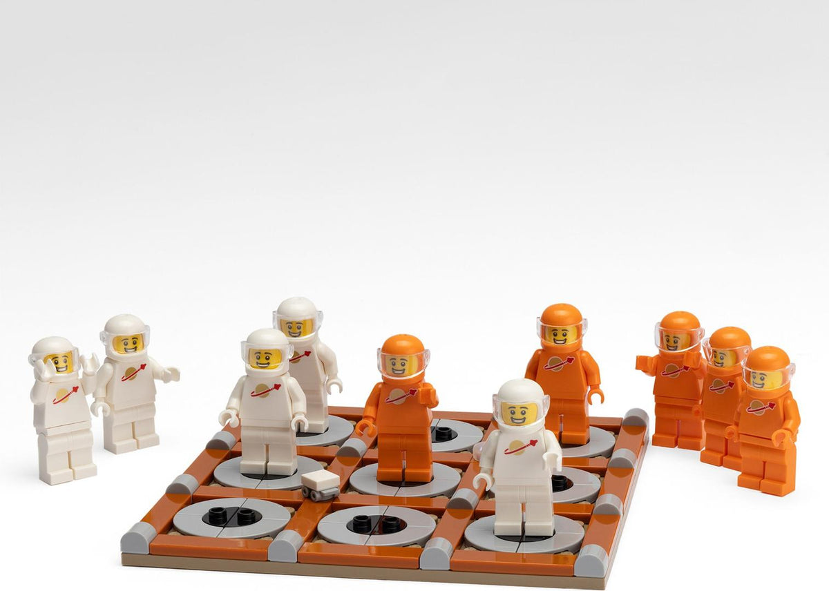 5008897 Tic Tac Toe (Retired) LEGO Promotional