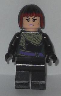 Karai - Scarf and Dark Red Hair Highlights (tnt047)