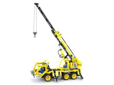 8460 Pneumatic Crane Truck / Mobile Crane (Retired) LEGO TECHNIC