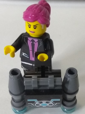 Agent Caila Phoenix with Jet Pack with Sticker (uagt018s)