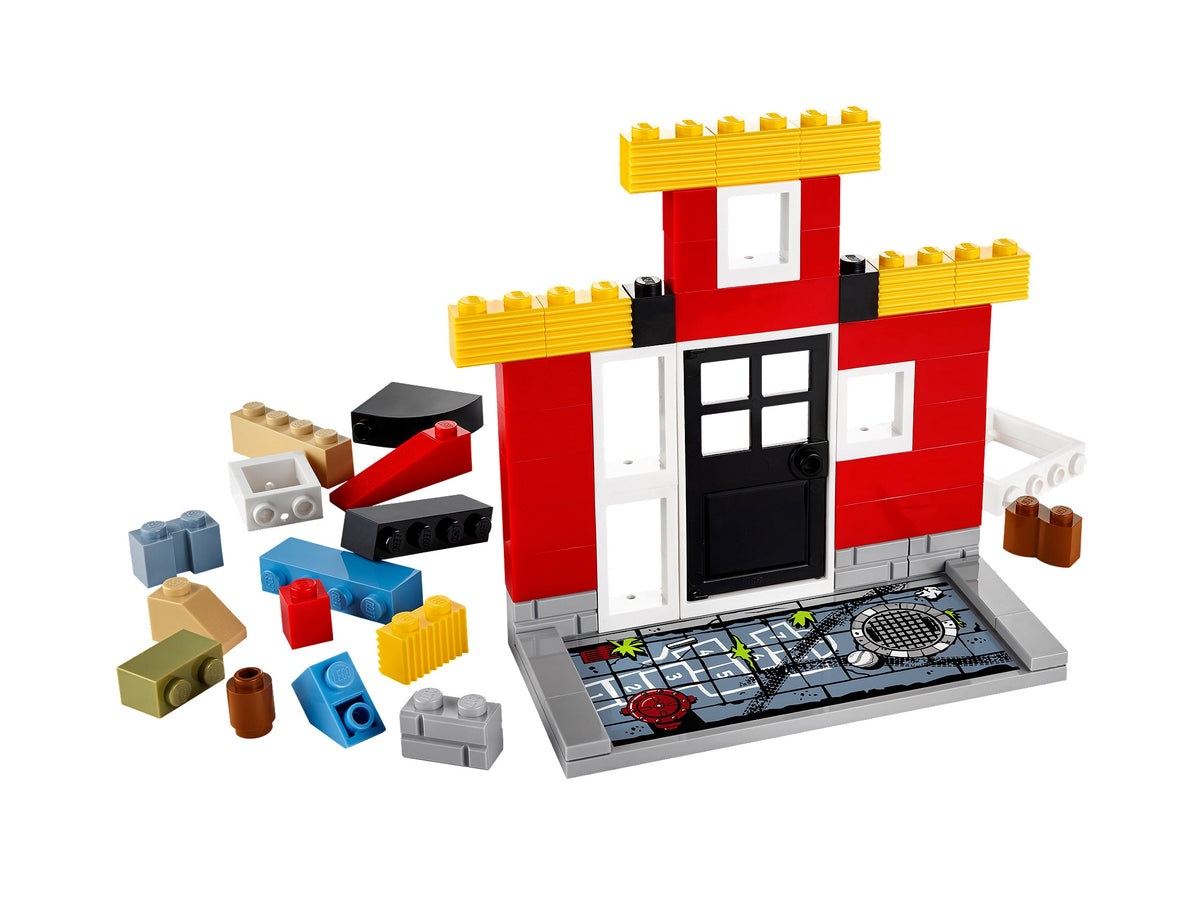 21204 Town Master (Retired) LEGO Fusion