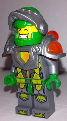 Aaron Fox - Flat Silver Visor and Armor, Clip and Bar with Tow Ball on Back (nex064)