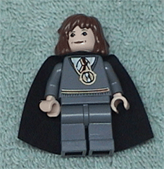 Hermione Granger - Gryffindor Stripe Torso with Time Turner Necklace, Dark Bluish Gray Legs, Black Cape (hp063)