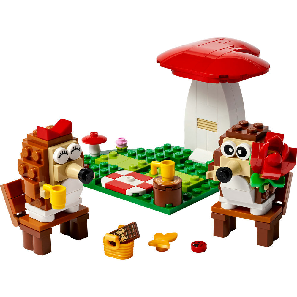 40711 Hedgehog Picnic Date