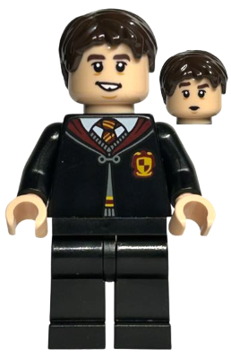 Neville Longbottom - Gryffindor Robe Clasped, Black Legs (hp398)