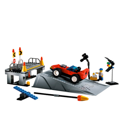 1353 Car Stunt Studio (Certified) LEGO Studios