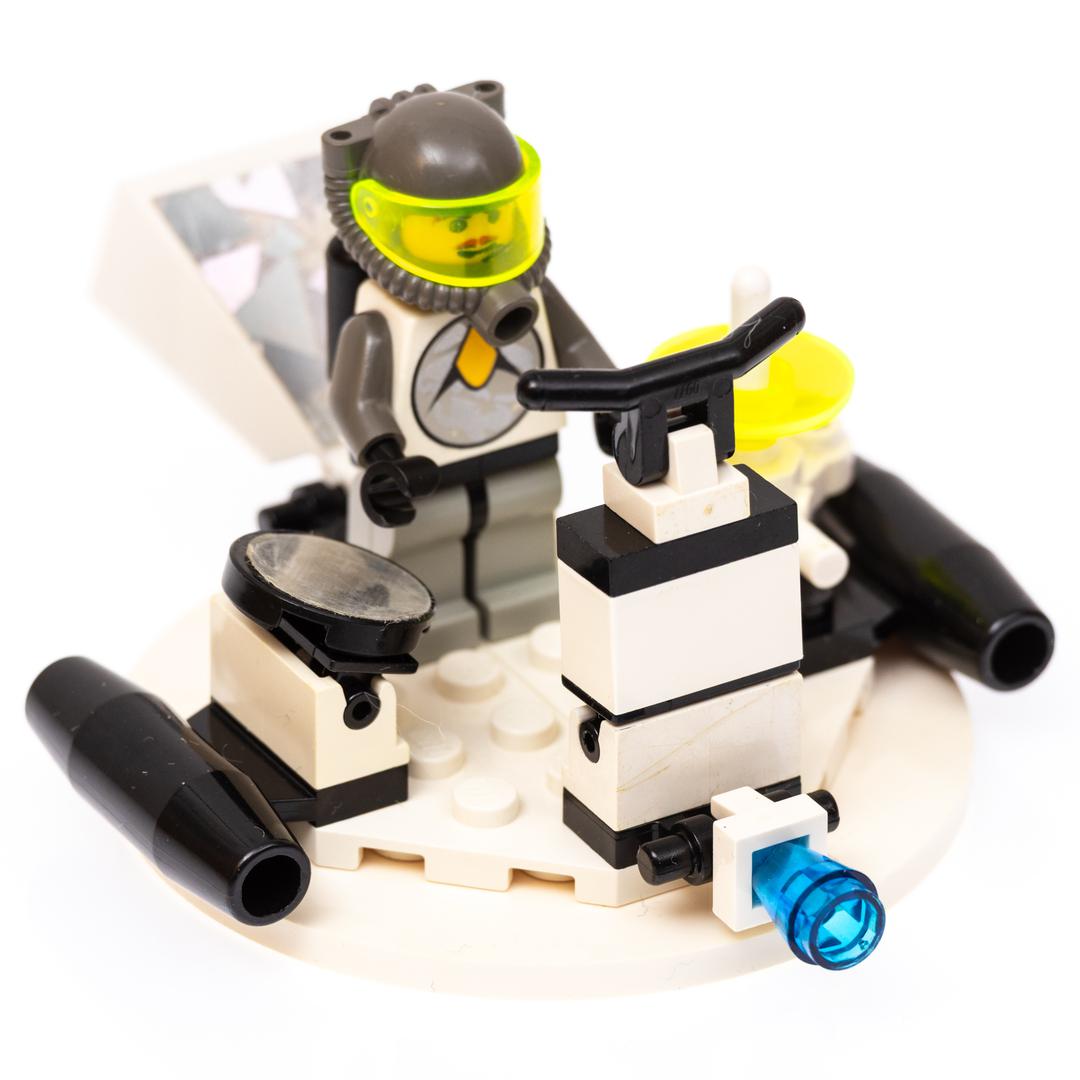 6815 Hovertron (Retired) LEGO Space