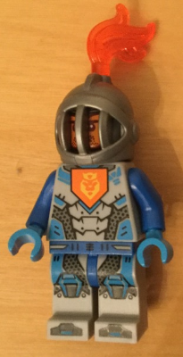 Royal Soldier / King's Guard - Flat Silver Helmet (nex110)