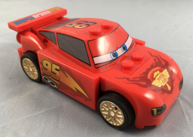 Lightning McQueen - Piston Cup Hood, White and Gold Wheels, Light Bluish Gray 2 x 8 Plate (crs039)
