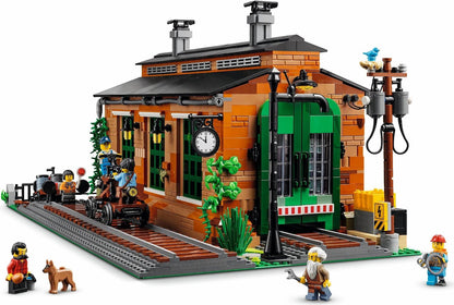 910033 Old Train Engine Shed (Retired) LEGO BrickLink