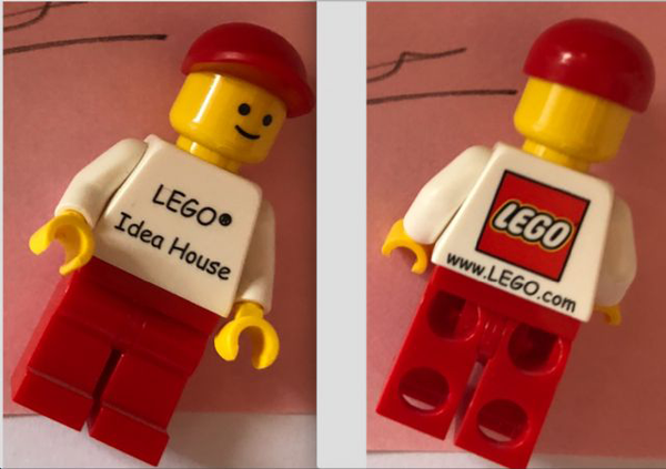 LEGO Idea House Minifigure - LEGO Logo with Website Address on Back (gen101)
