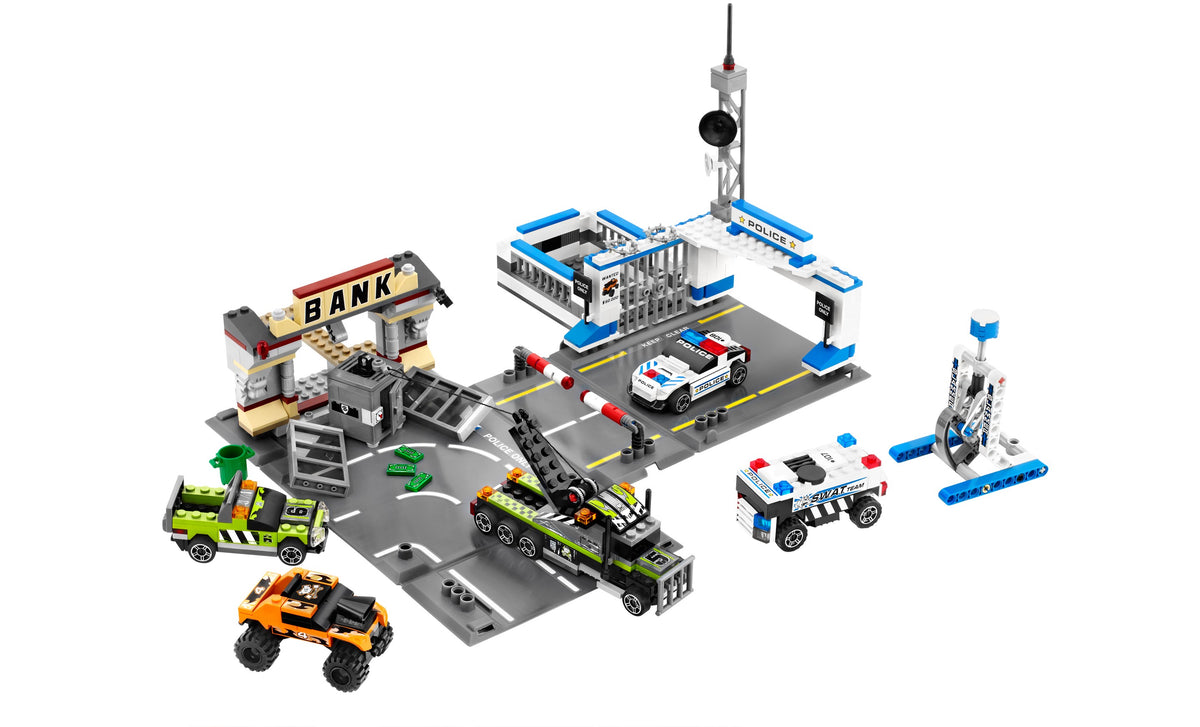 8211 Brick Street Getaway (Retired) LEGO Racers