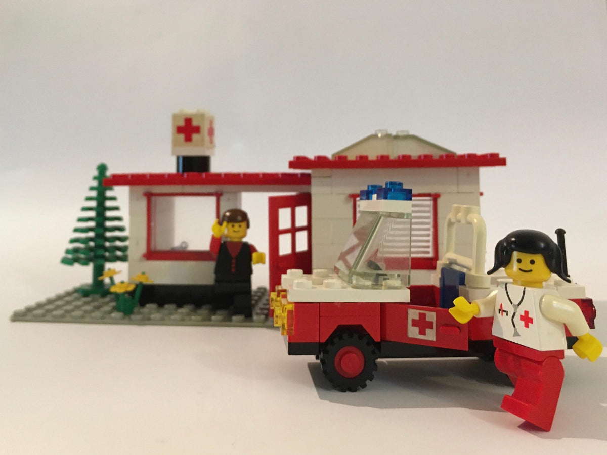 6364 Paramedic Unit (Used) LEGO Town