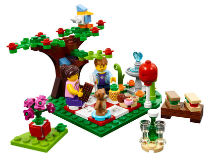40236 Romantic Valentine Picnic (Used) LEGO Seasonal