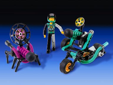 8233 Blue Thunder vs. The Stinger (Certified) LEGO TECHNIC