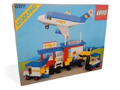 6377 Delivery Center (Retired) LEGO Town
