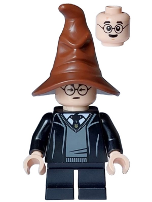 Harry Potter - Hogwarts Robe, Black Tie and Short Legs, Reddish Brown Sorting Hat (hp466)