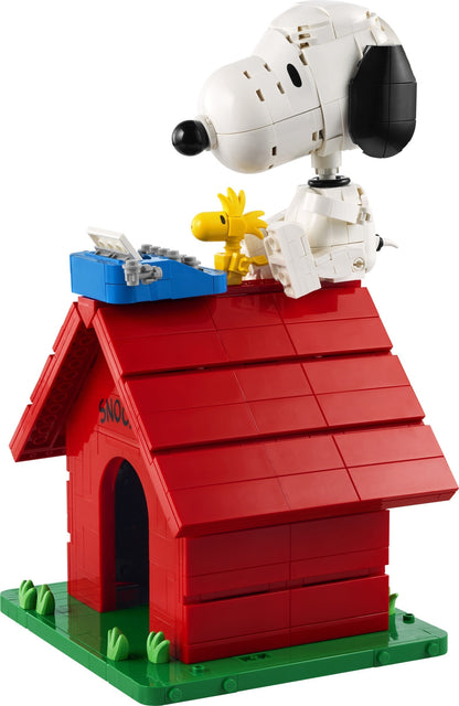 21368 Peanuts: Snoopy's Doghouse