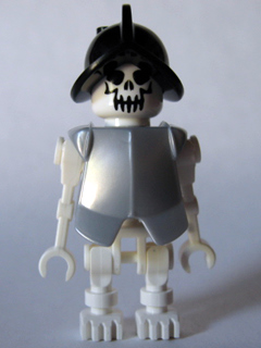 Skeleton, Fantasy Era Torso with Evil Skull, Black Conquistador Helmet, Pearl Light Gray Armor (gen021)