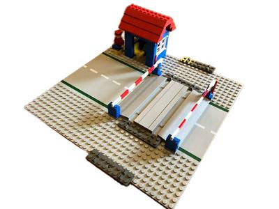7834 Level Crossing (Used) LEGO Trains