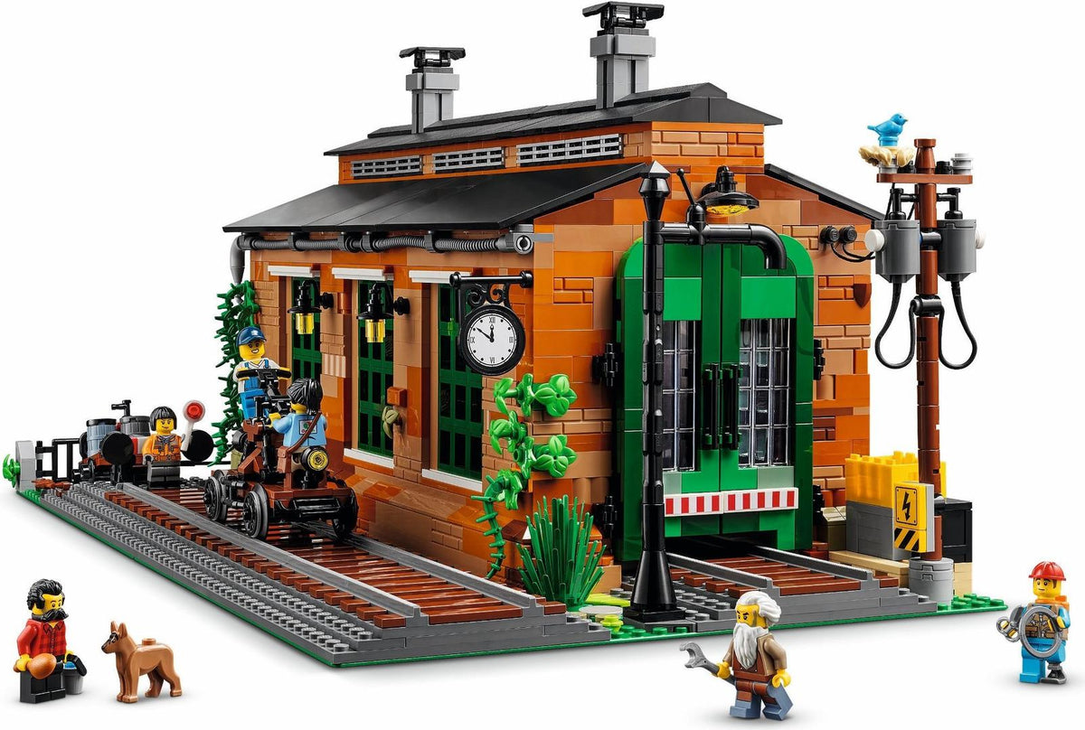 910033 Old Train Engine Shed (Used) LEGO BrickLink