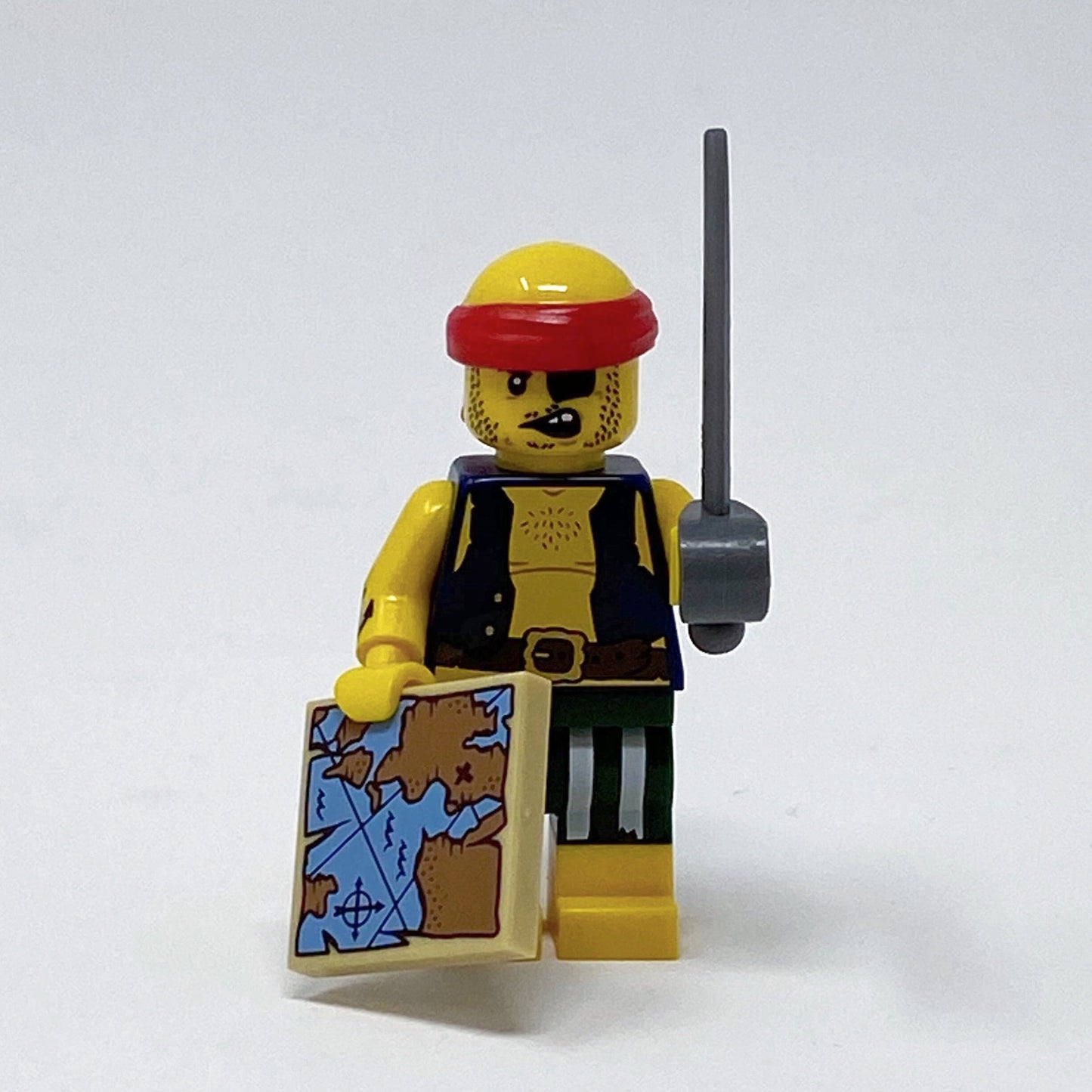 Series 16 Scallywag Pirate Lego Minifigure