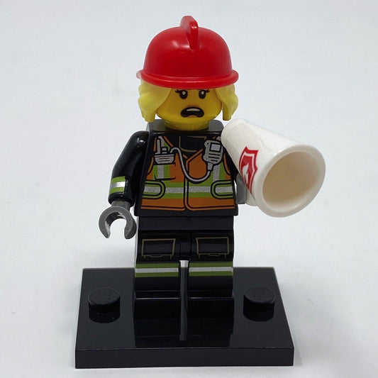 S19 Fire Fighter - Series 19 Minifigure (col349)