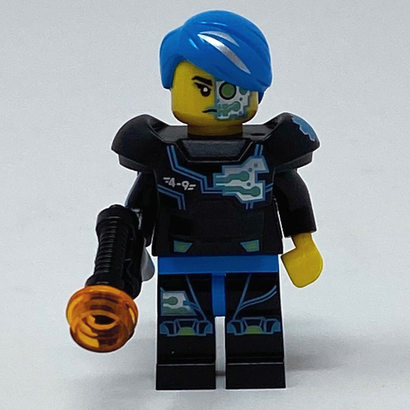 S16 Cyborg - Series 16 Minifigure (col246)